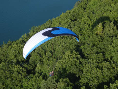 Paragliding experience over Lake Nantua