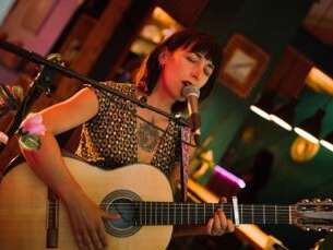 Alice Flore - Local Bar