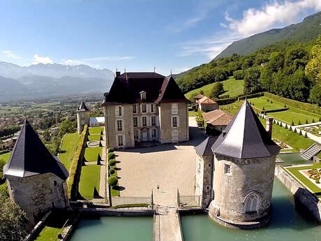 Visite des jardins du Château du Touvet et manœuvres des eaux par le jardinier