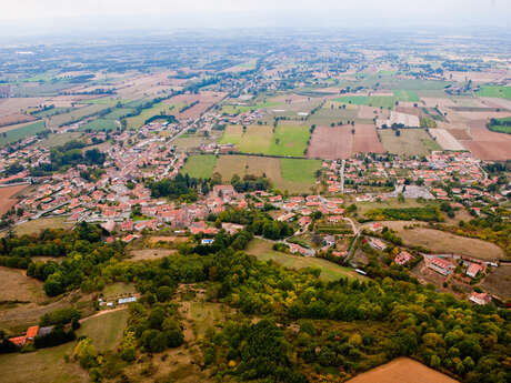 Vue sur la plaine du Forez, de la Madone