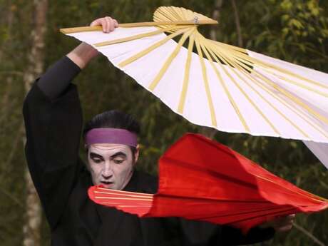 Maître éventail, les mains qui fleurissent - Shintai JonGlo Théâtre