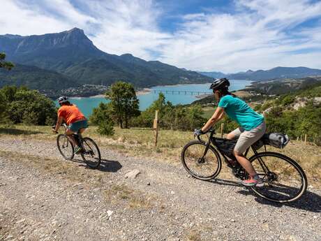 Around Lake Serre-Ponçon - Gravel