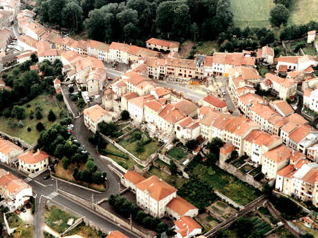 Allègre : Petite cité de caractère