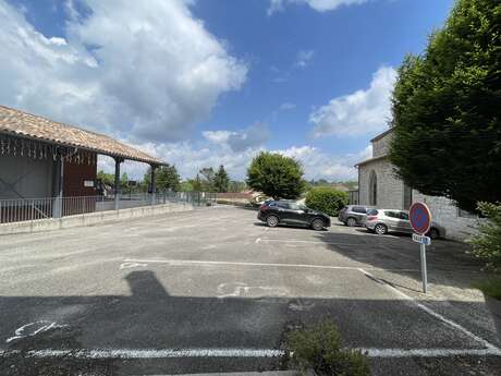 Parking place de la mairie Parking place de la mairie