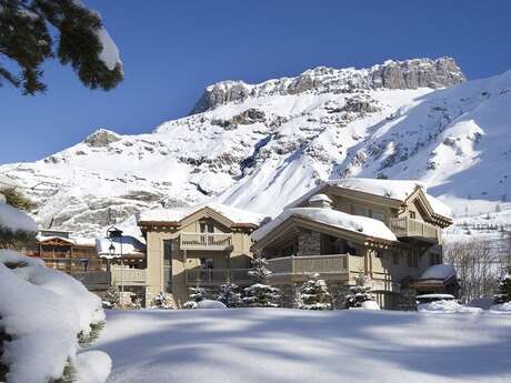 Chalet Black & White Pearl