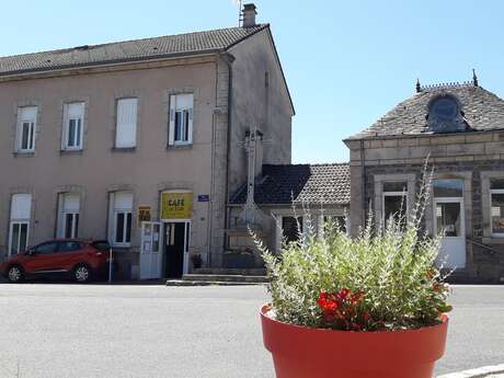 La vieille école : bar associatif