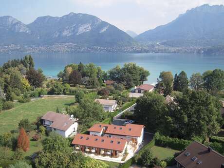 L'Aurore du Lac ***