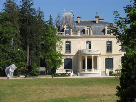 Visite du Château Borel et découverte des archives municipales