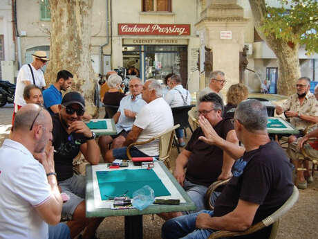 Fête votive de la Saint Barthélémy au cœur du village de Cadenet