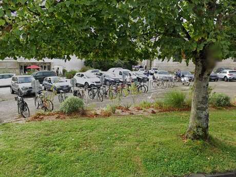 Borne de recharge pour véhicules électriques - Les thermes