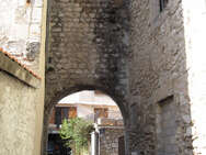 Saint Mitre les Remparts