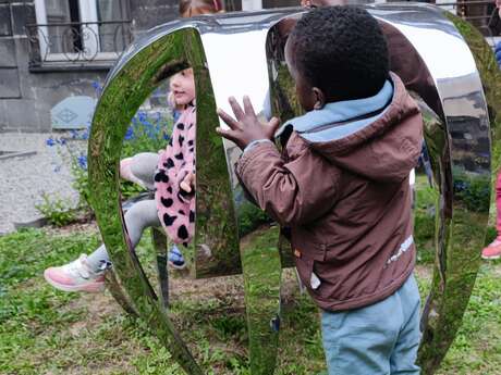 Avec bébé au musée : le design à petits pas (18-36 mois)