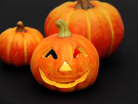 Défilé d'Halloween et verre de la terreur