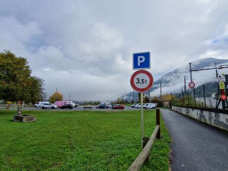 Park-and-Ride (P+R) - Stade overhead parking lot