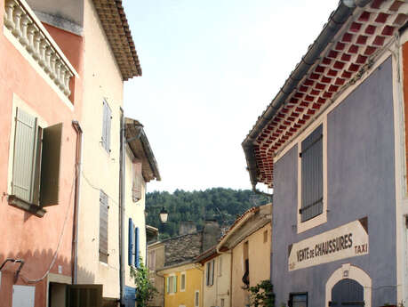 Bouches-du-Rhône en Paysages - Meyrargues par les chemins de traverses