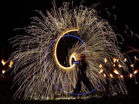 spectacle enflammé "les fééries pyromaniées et chamallows grillés