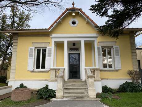 Bibliothèque Takaya