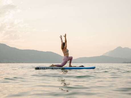 Paddle Yoga au coucher du soleil
