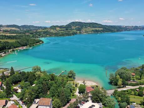 Boucle cyclo à partir de La Belle Via : Le Lac de Paladru