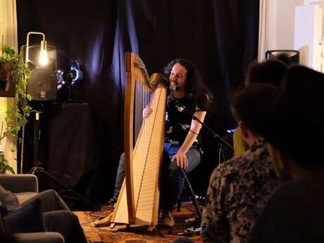Concert Folk & harpe avec Corolian