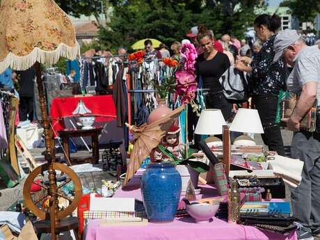 Rassuen garage sale