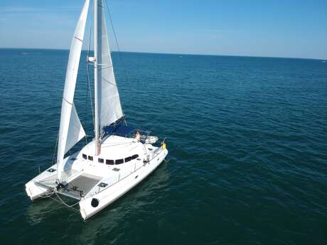 5-hour catamaran trip: stopover at Banc du Bûcheron, La Conche or Pointe d'Arçay by Ile de Ré Nautisme