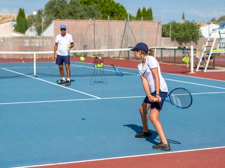 Padel and pickleball lessons and courses run by Tennis et Padel des Pertuis