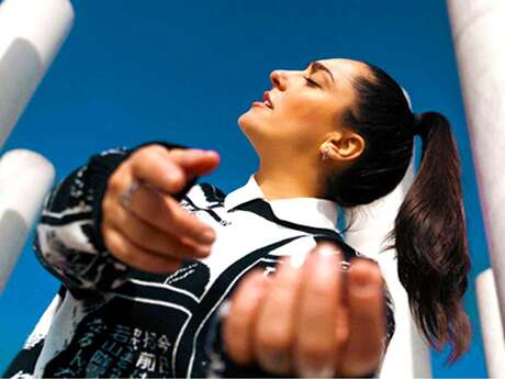 Les Scènes Estivales -Victoria Sio