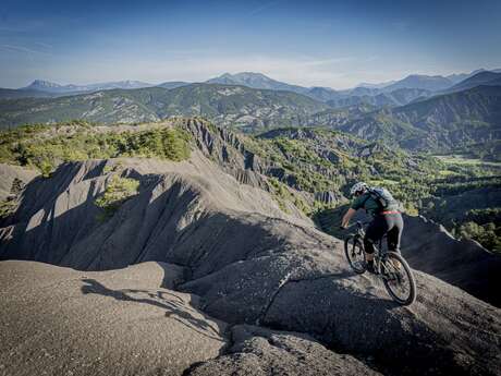 Séjour VTT Le Fameux, des terres noires aux terres grises !