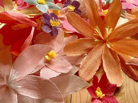 Atelier création : Fleurs en crêpon