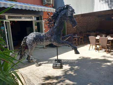Au cheval noir