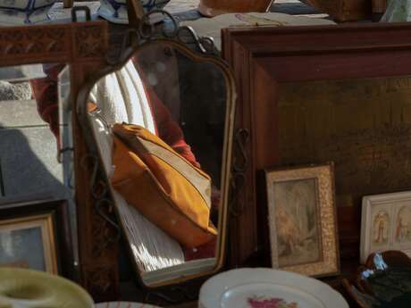 Car boot sale in Aiglun