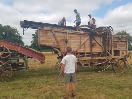 Old-fashioned threshing