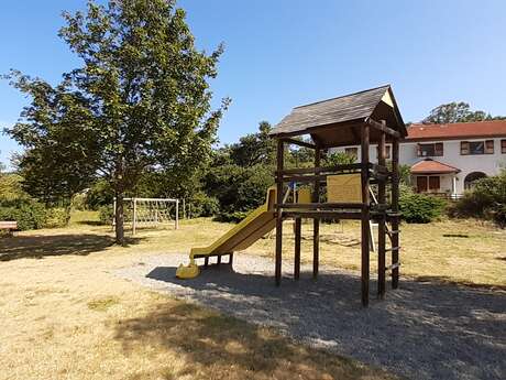 Aire de jeux "Tata Laure" La Bâtie Montsaléon