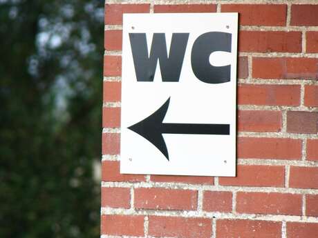 Point d'eau et toilettes publiques - Mairie