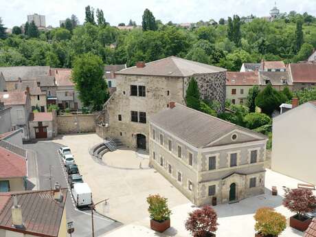 La Tour Prisonnière et les Souterrains