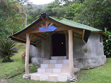 Visite de la tribu et des champs vivriers - Chez Bernadette