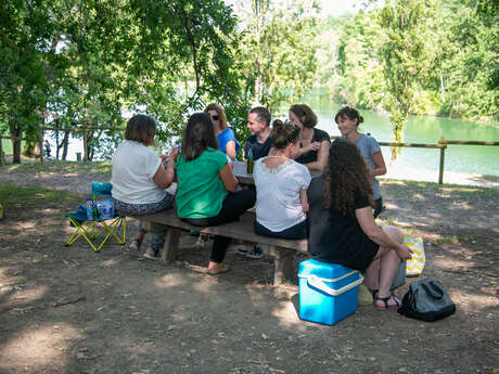 Aire de Pique-nique mini accrobranche et jeux pour enfants