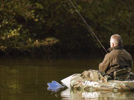 Pêche des carnassiers en float tube à Volonne