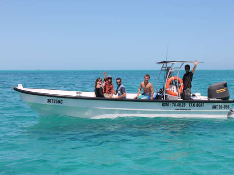 Nekweta taxi boat