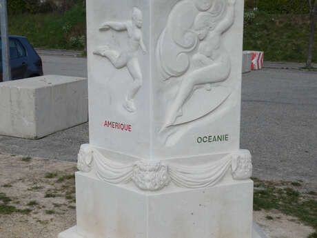 Sculpture "les 5 continents et les Jeux Olympiques"