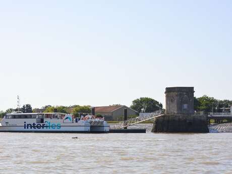 Cruise "Fée des Îles" by Interîles Company : Rochefort - Île d'Aix with tour of Fort Boyard