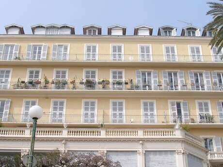 ehem. Palast : Hotel Bellevue