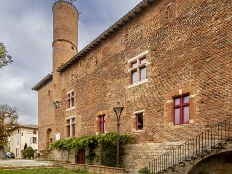 Visite guidée à 2 voix français et occitan du château de Bioule