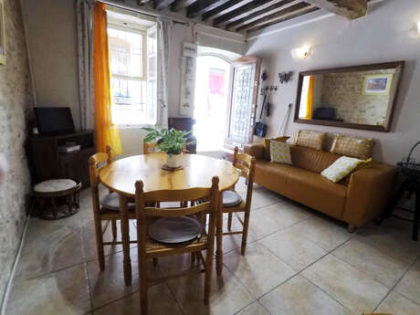 La Maison aux Volets Bleus