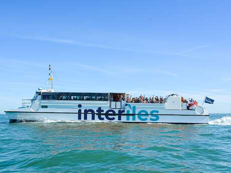 Cruise "Fée des Îles" by Interîles Company : Fouras - Tour of Fort Boyard