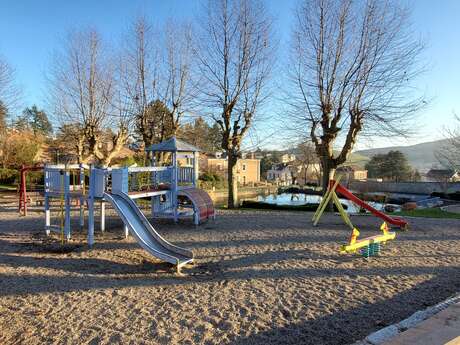 Aire de jeux du jardin public - Panissières
