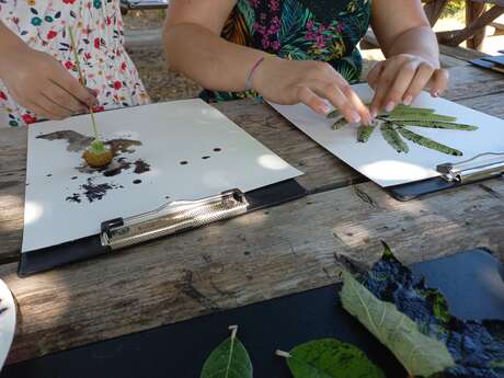 C'est l'été à Salagon: Atelier Carnet de Voyages