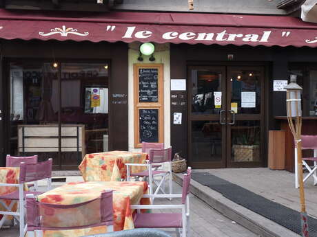 Le Central Bar