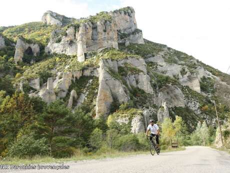 Sur la route des Vautours à vélo (N°1)